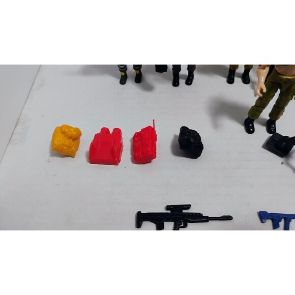 VTG 80’S LANARD THE CORPS! 50 PC LOT 13 FIGURES 37  WEAPONS ACCESSORIES & PARTS - Picture 7 of 10